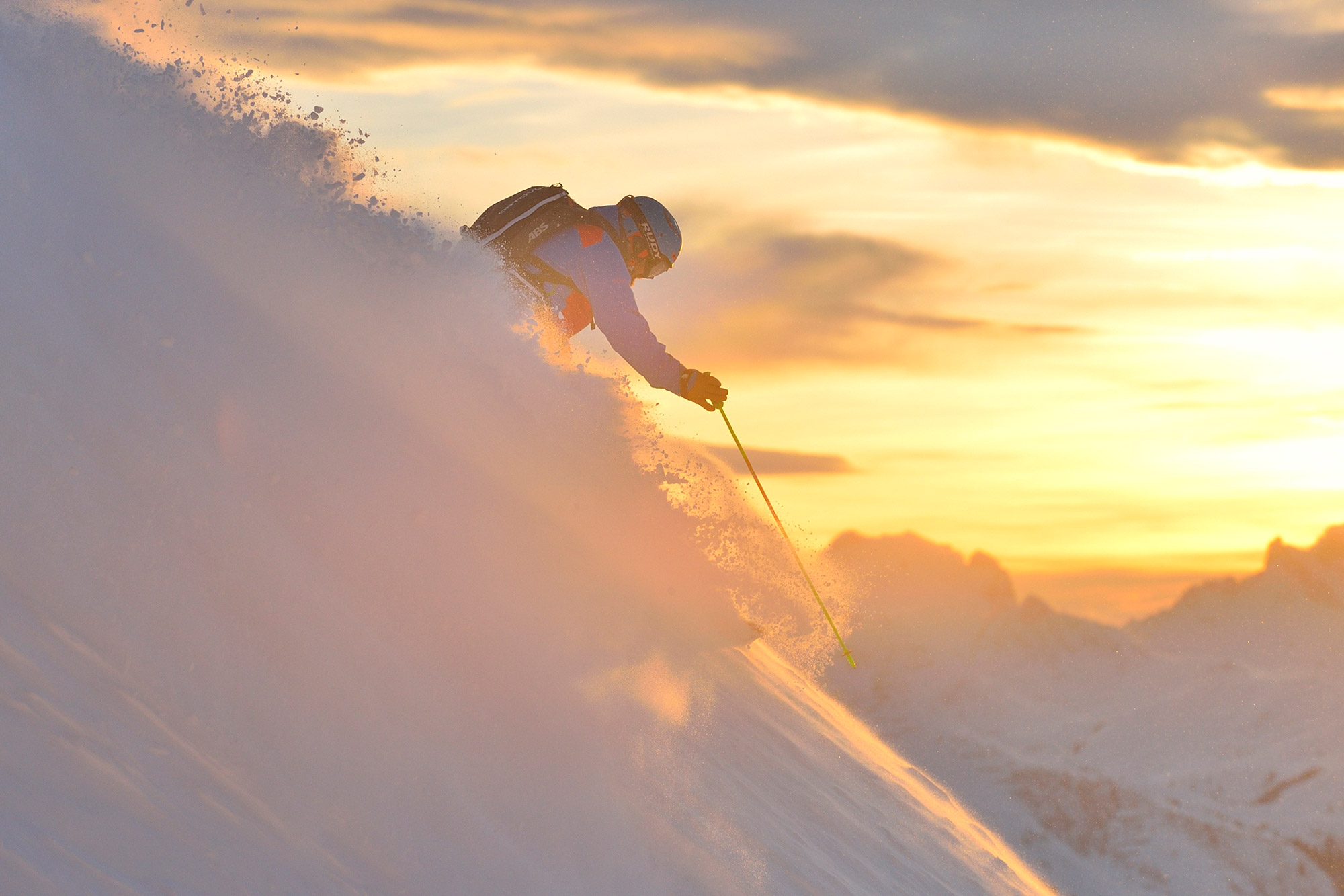 Skifahrer abseits der Piste am Arlberg