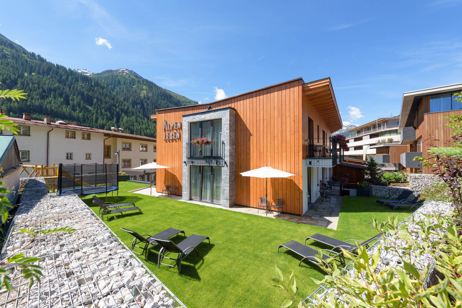 Garden with lounge chairs