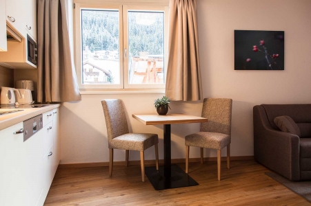 Bild: Sitzmöglichkeit im Appartement Studio, St. Anton am Arlberg